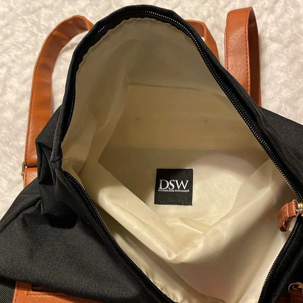 DSW BACKPACK BLACK CANVAS W BROWN VEAGAN LEATHER STRAPS AND OUTER ZIPPER POUCH 🆕